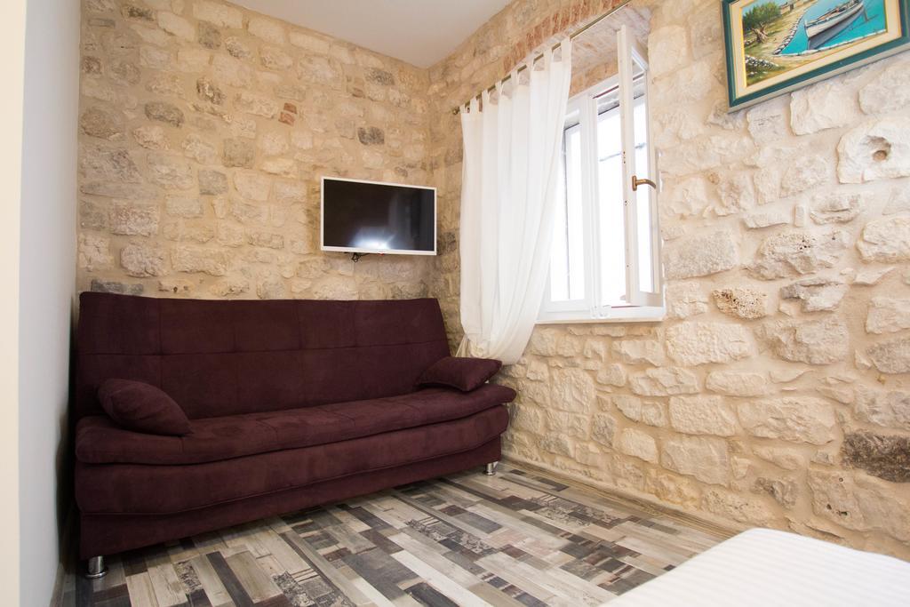 Apartament Toma *