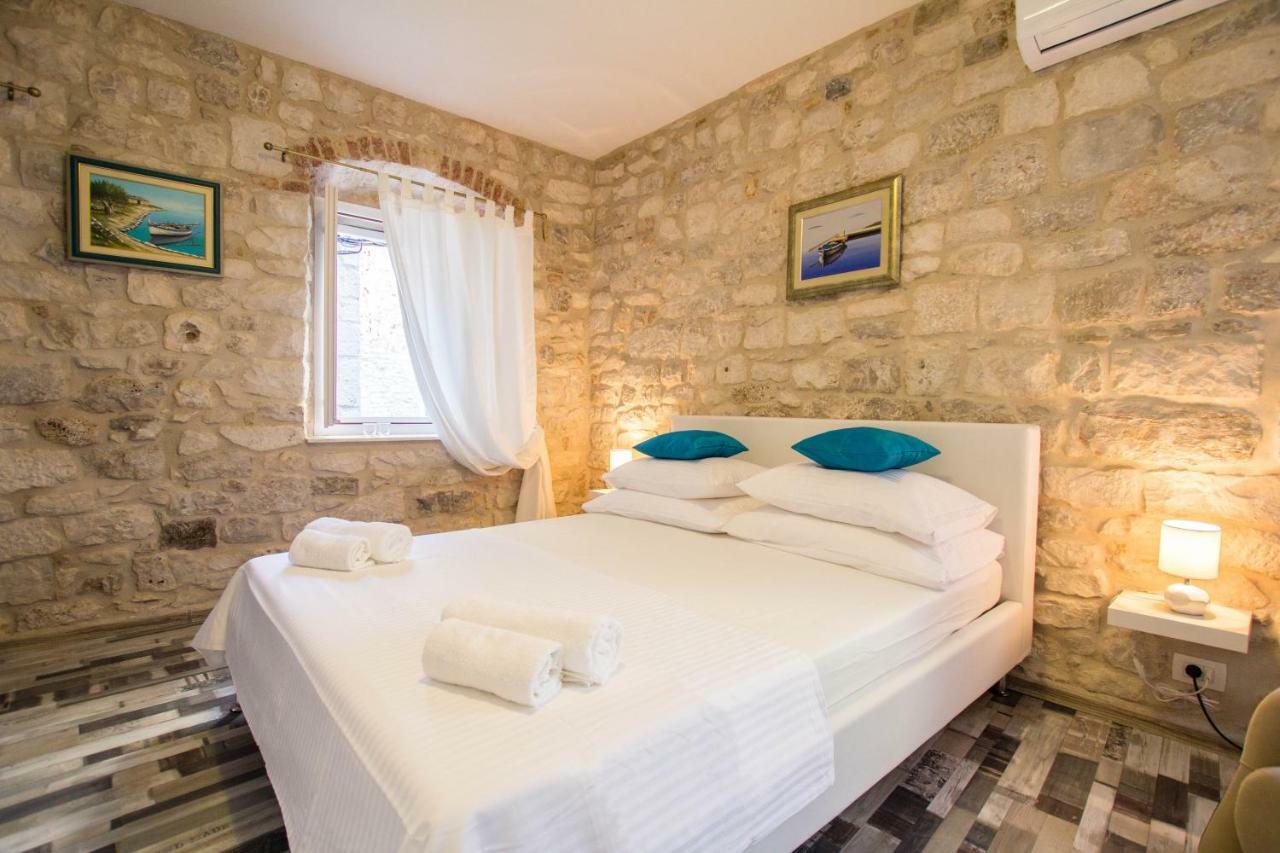 Apartament Toma *